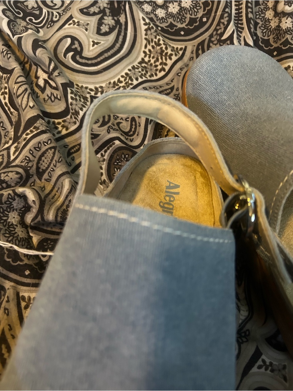 NEW! Alegria clogs - Picture 10 of 11